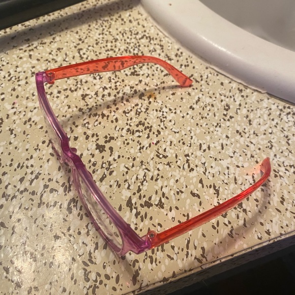 pink glasses frames 🐼🐼🐼 - Picture 6 of 7